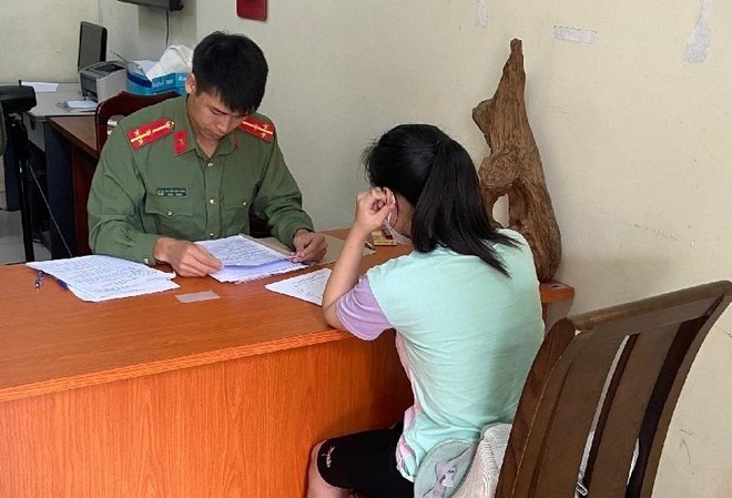 Cơ quan công an đã làm việc với chị C và ra quyết định xử phạt với cô gái này. Ảnh: L.N