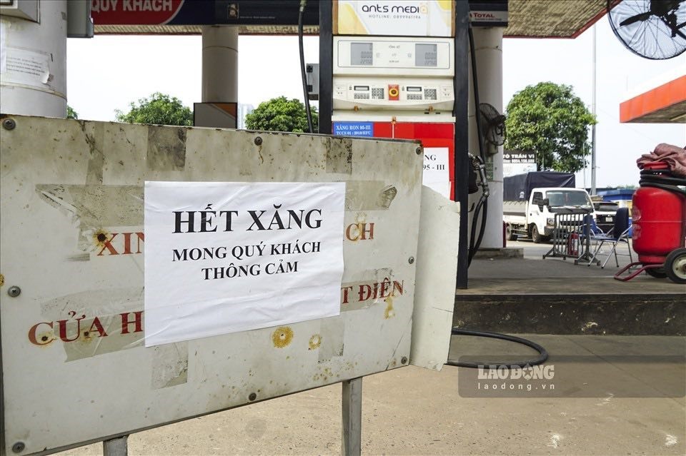 Nguồn cung xăng dầu thiếu hụt trong thời gian qua. Ảnh: Tùng Giang