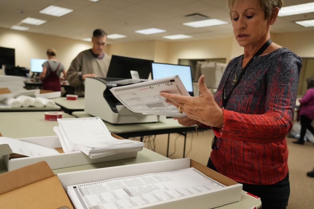 Cuộc bầu cử giữa kỳ Mỹ chưa có kết quả cuối cùng do nhiều bang vẫn đang kiểm phiếu. Ảnh: AFP