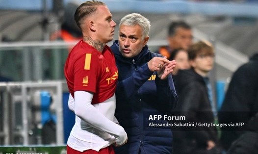 Mourinho đã xác nhận sẽ để một cầu thủ Roma ra đi vào tháng 1. Ảnh:AFP