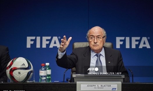 Blatter thừa nhận sai lầm khi trao quyền đăng cai World Cup 2022 cho Qatar.  Ảnh: AFP