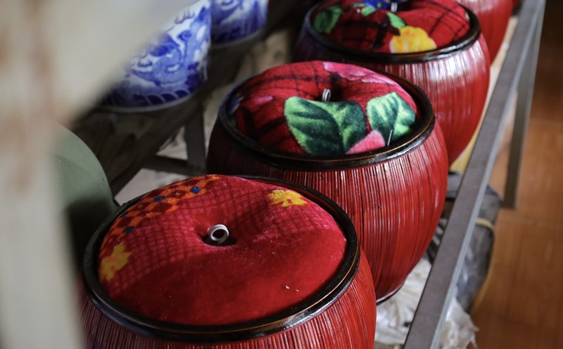 Ủ ấm Sơn Vi chứa đựng nét đẹp tinh hoa và đậm đà bản sắc dân tộc.