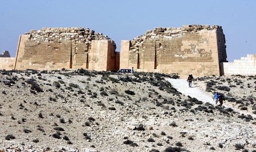 Các chuyên gia khảo cổ tin rằng một đường hầm dài hơn 1.300m sẽ dẫn đến lăng mộ Nữ hoàng Ai Cập Cleopatra. Ảnh: CNN