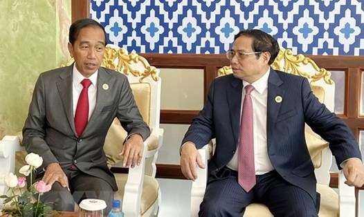 Thủ tướng Phạm Minh Chính và Tổng thống Indonesia Joko Widodo. Ảnh: TTXVN