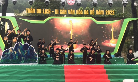 Liên hoan hát Then - đàn Tính các dân tộc Tày - Nùng tỉnh Bắc Kạn lần thứ I năm 2022. Ảnh: CTTĐT Bắc Kạn