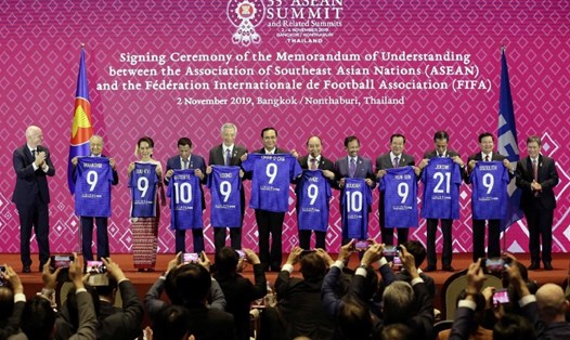 Lãnh đạo các quốc gia ASEAN đề xuất ý tưởng muốn đăng cai World Cup 2034 trong cuộc họp vào năm 2019 tại Thái Lan. Ảnh: Bangkok Post