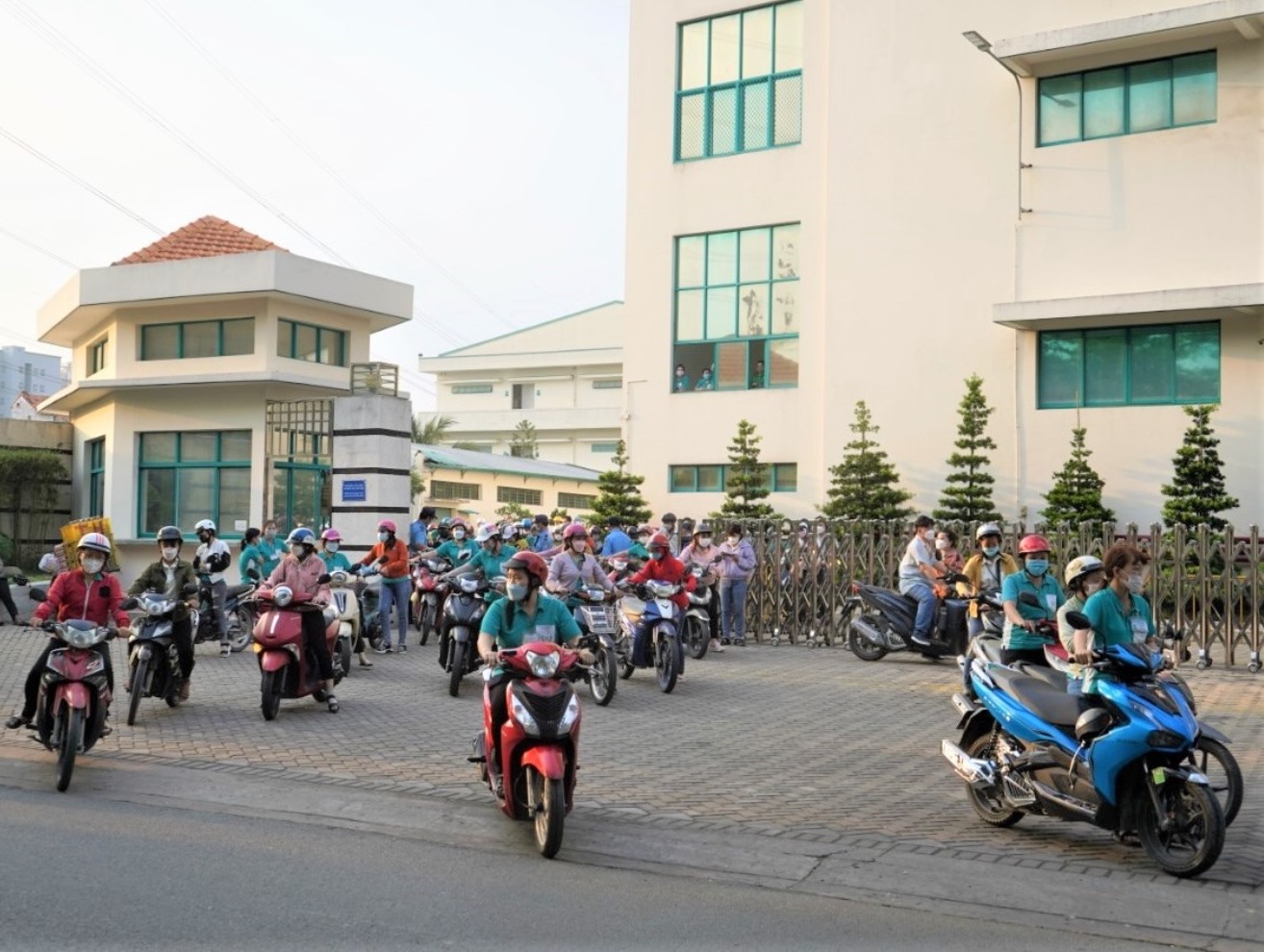 Gần 1.200 công nhân của Cty Tỷ Hùng phải chấm dứt HĐLĐ do doanh nghiệp thiếu đơn hàng. Ảnh: Phương Ngân