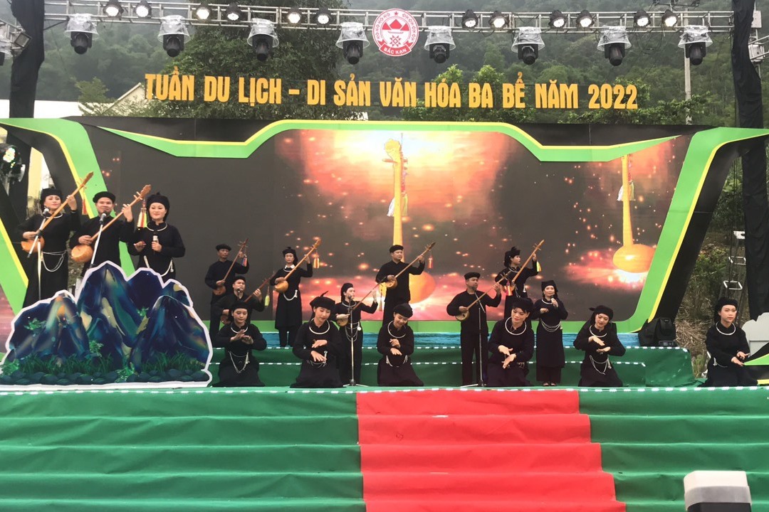 Liên hoan hát Then - đàn Tính các dân tộc Tày - Nùng tỉnh Bắc Kạn lần thứ I năm 2022. Ảnh: CTTĐT Bắc Kạn