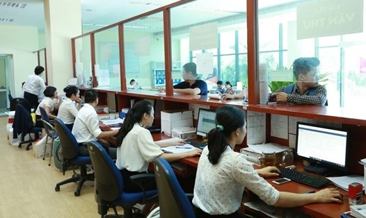 Công chức, viên chức sắp được tăng lương cơ sở. Ảnh minh hoạ Hải Nguyễn