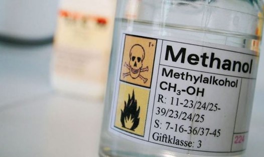 Mẩu rượu giám định chứa hàm lượng Methanol vượt 36 lần mức cho phép gây ra vụ ngộ độc làm 3 người chết. Ảnh minh họa