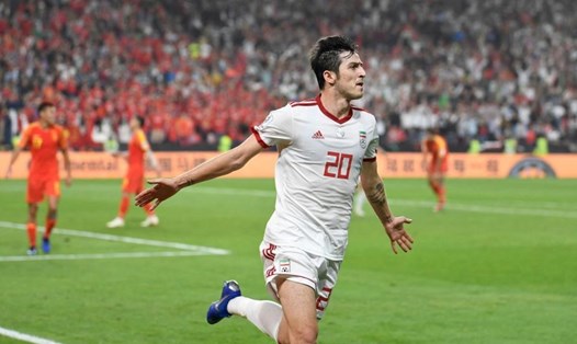 Tiền đạo Sardar Azmoun vẫn được gọi lên tuyển Iran dự World Cup 2022 bất chấp những ý kiến chỉ trích của anh với chính phủ nước này. Ảnh: AFP