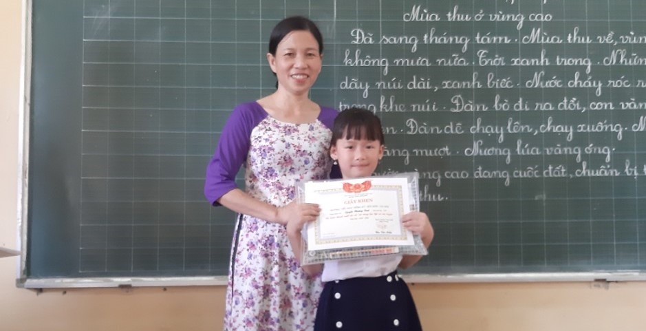 Cô giáo Nguyễn Thị Ngọc - giáo viên Trường Tiểu học Hồng Kỳ (Sóc Sơn, Hà Nội) đã gắn bó 36 năm với nghề. Ảnh: NVCC