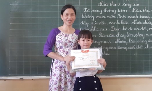 Cô giáo Nguyễn Thị Ngọc - giáo viên Trường Tiểu học Hồng Kỳ (Sóc Sơn, Hà Nội) đã gắn bó 36 năm với nghề. Ảnh: NVCC