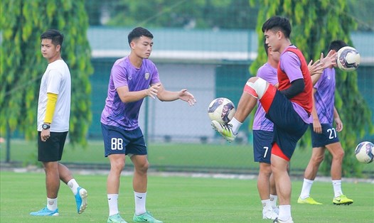Hồng Lĩnh Hà Tĩnh quyết tâm trụ hạng tại V.League 2022. Ảnh: Minh Phong