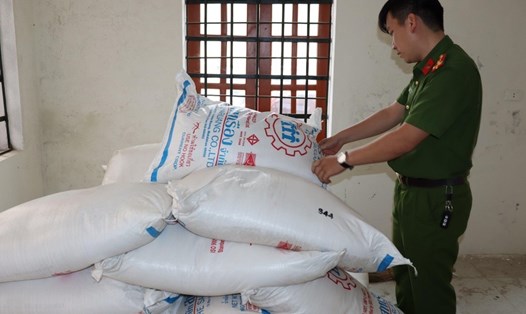 3 tấn đường cát được Công an huyện Đô Lương thu giữ. Ảnh: CANA