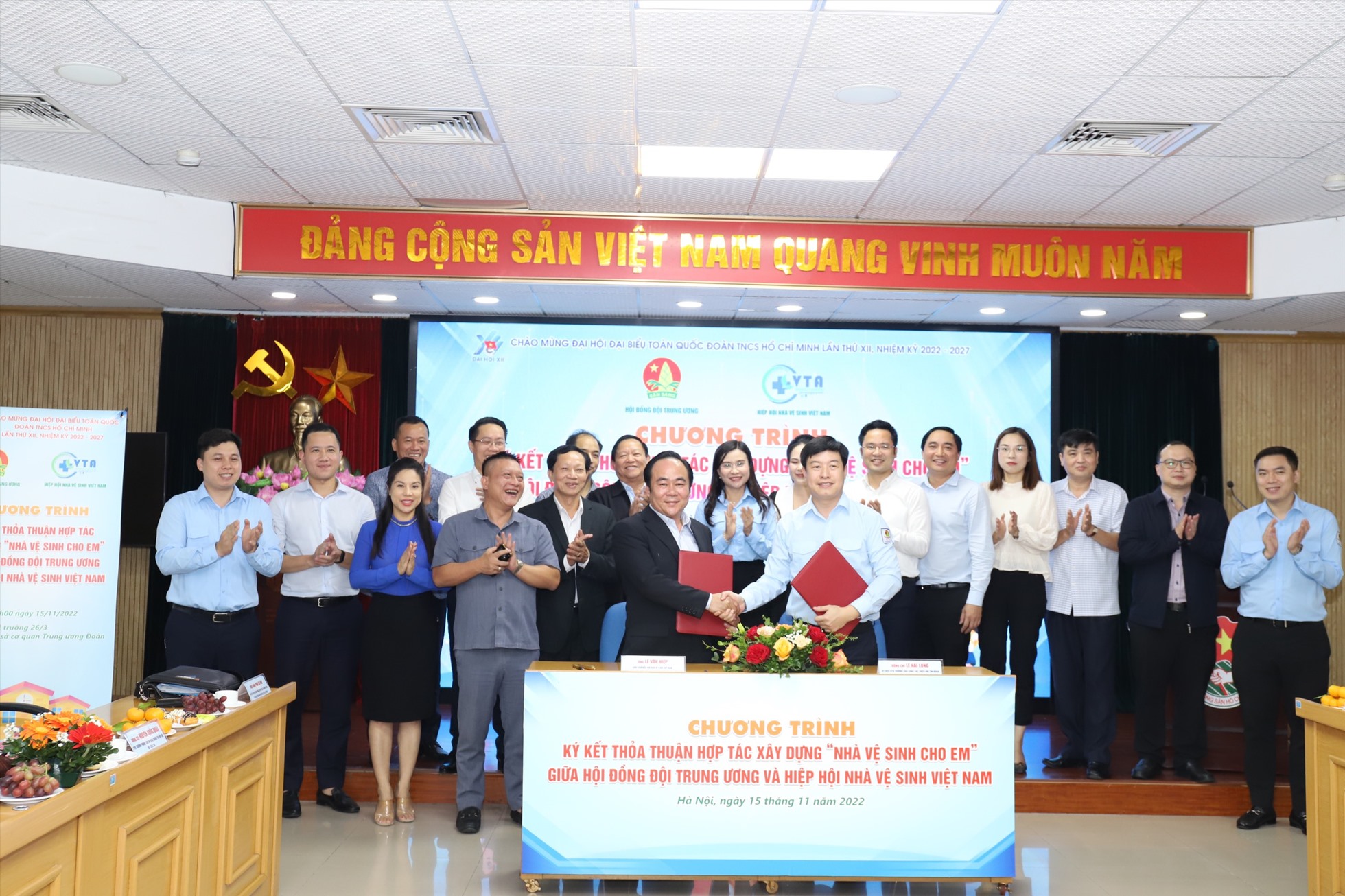 Lễ ký kết thỏa thuận hợp tác triển khai Chương trình “Nhà vệ sinh cho em”.