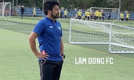 Huấn luyện viên Issawa. Ảnh: Lâm Đồng FC