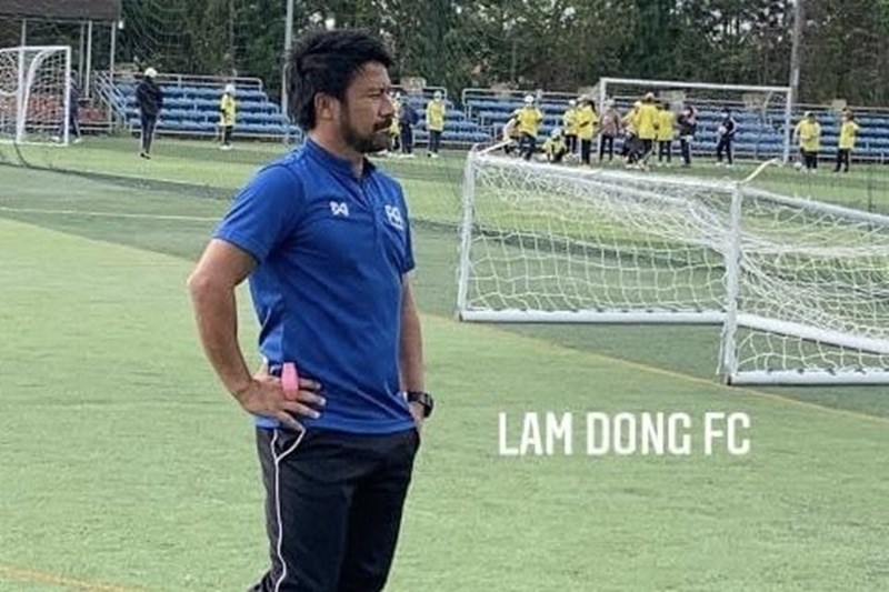 การเปิดตัวโค้ช Issawa ผู้ชมฟุตบอล Lam Dong กระตือรือร้นที่จะกลับมาที่ V.League