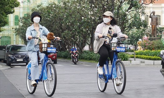 Trải nghiệm dịch vụ xe đạp công cộng ở trung tâm TPHCM. Ảnh: Minh Quân