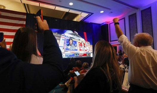 Người ủng hộ cổ vũ khi xem kết quả bầu cử trực tiếp dự đoán Thượng nghị sĩ Đảng Cộng hoà Marco Rubio thắng ở Florida. Ảnh: AFP