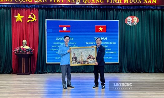 Công đoàn tỉnh Sơn La và công đoàn tỉnh Bò Kẹo (Lào) đã có buổi tọa đàm tại tỉnh Sơn La. Ảnh: Công đoàn Sơn La