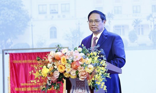 Thủ tướng Phạm Minh Chính phát biểu chúc mừng Trường Đại học Y Hà Nội. Ảnh: Dương Giang