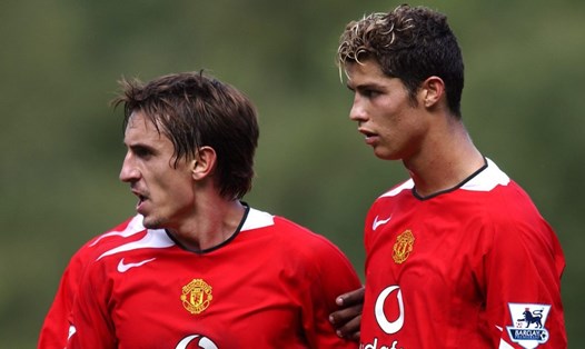 Neville công khuyên ban lãnh đạo Man United chia tay Ronaldo. Ảnh: AFP