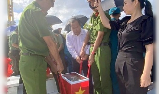 10 bộ hài cốt được quy tập tại Nghĩa trang liệt sĩ huyện Cái Nước, tỉnh Cà Mau. Ảnh: Hải Huỳnh