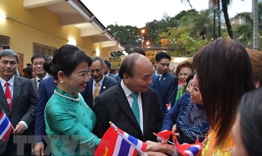 Chủ tịch nước Nguyễn Xuân Phúc gặp gỡ kiều bào tại Thái Lan. Ảnh: TTXVN
