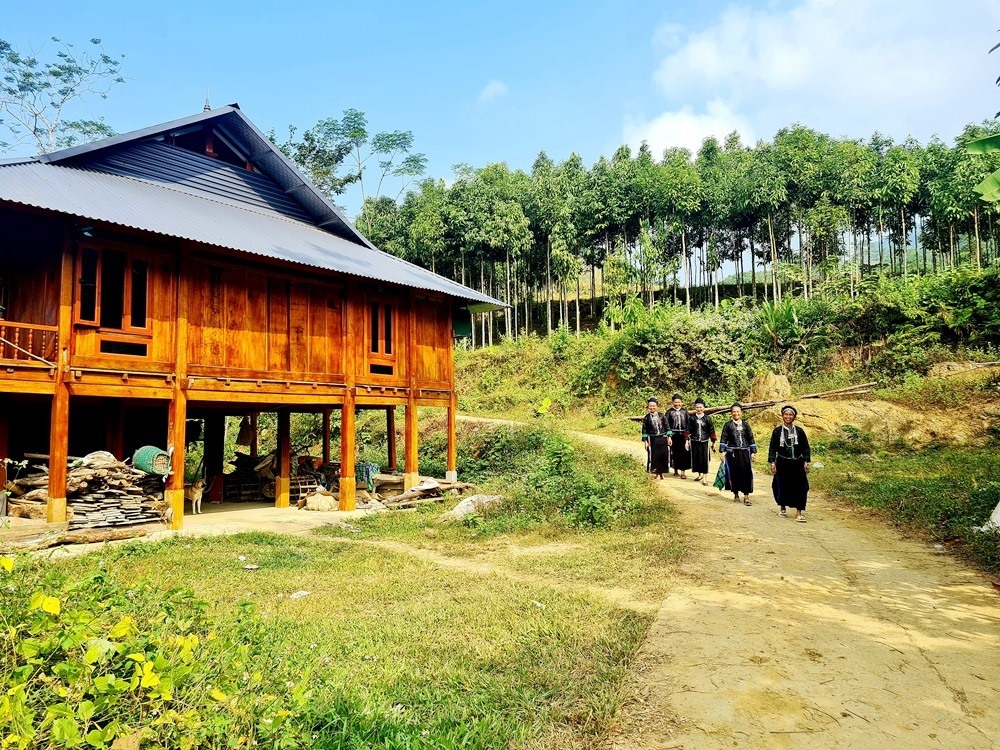 Người Nùng ở bản Hò vẫn luôn giữ gìn bản sắc văn hóa xây dựng nông thôn mới.