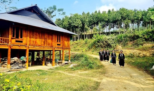 Người Nùng ở bản Hò vẫn luôn giữ gìn bản sắc văn hóa xây dựng nông thôn mới.