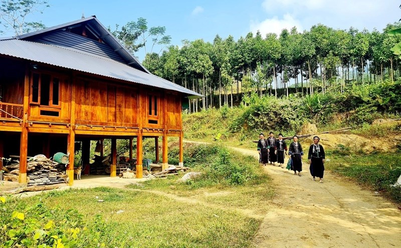 Người Nùng ở bản Hò vẫn luôn giữ gìn bản sắc văn hóa xây dựng nông thôn mới.