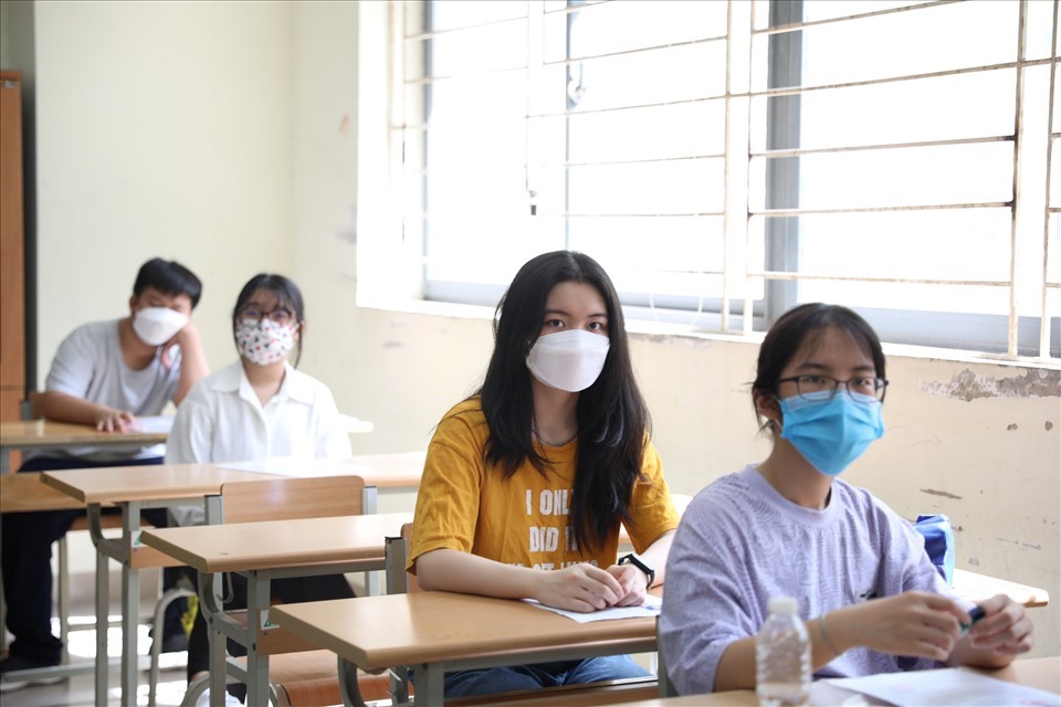 Thời gian qua, việc tạm dừng tổ chức thi chứng chỉ IELTS đã ảnh hưởng không nhỏ đến kế hoạch học tập, du học của nhiều học sinh. Ảnh: Tường Vân