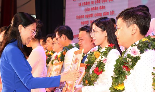 Tuyên dương 244 “Nhà giáo trẻ tiêu biểu TPHCM” năm 2022. Ảnh: Huyên Nguyễn