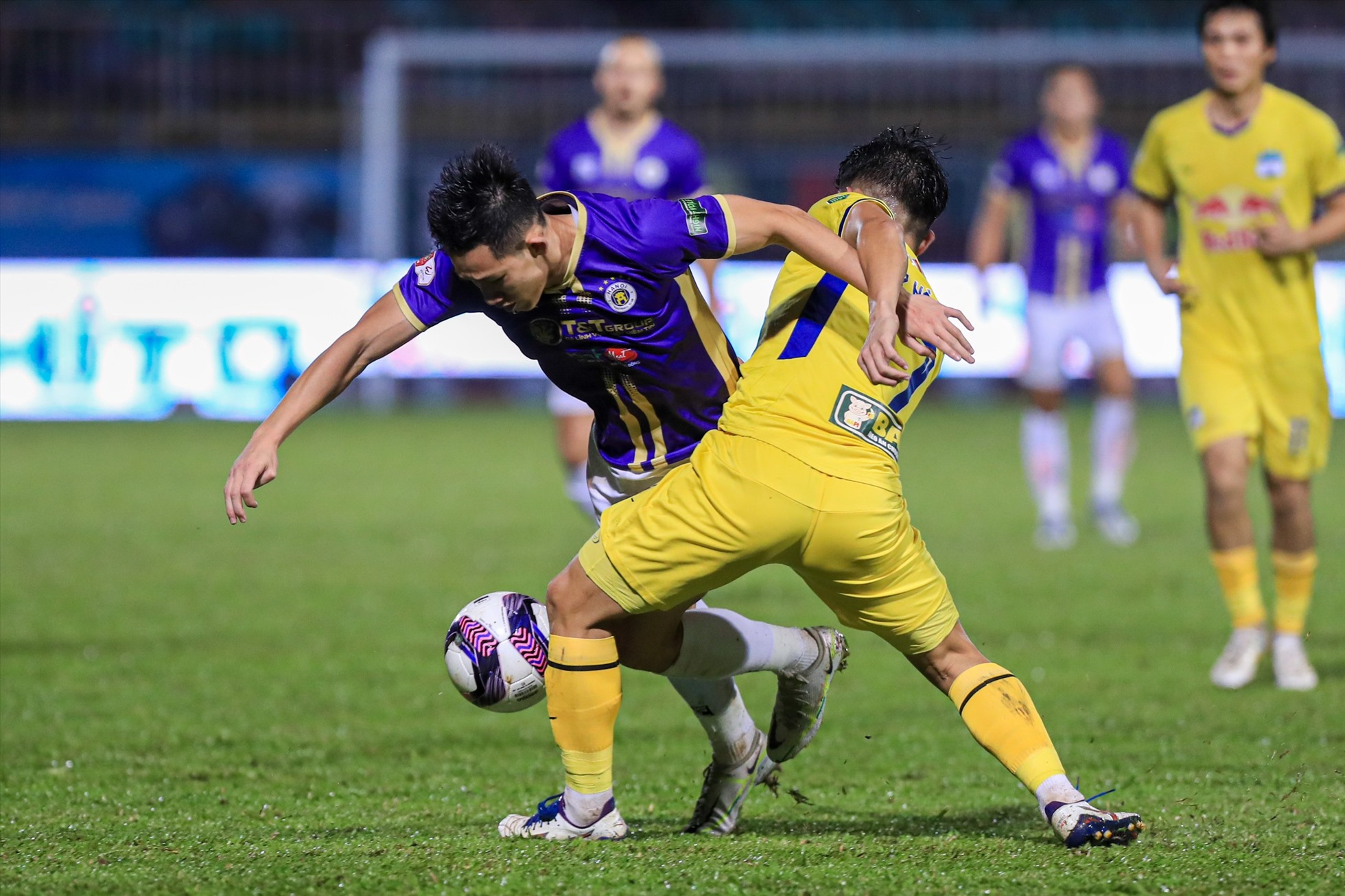 CLB Hoàng Anh Gia Lai chia điểm với Hà Nội trên sân nhà