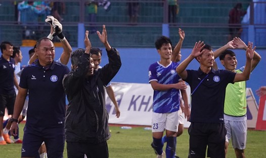 HLV Võ Đình Tân tự tin với sự chung tay từ địa phương, nhà tài trợ, đội bóng Khánh Hòa sẽ chuẩn bị tốt nhất cho V.League 2023. Ảnh: Nguyễn Đăng
