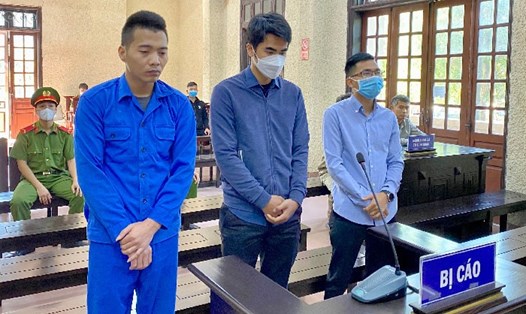 3 bị cáo Nguyễn Hữu Hiệp, Nguyễn Quý Hoàng và Nguyễn Trọng Hiếu (từ trái qua phải) tại phiên tòa. Ảnh: BHD.