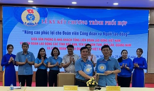 Với Chương trình phối hợp được ký kết giữa Công đoàn Đường sắt Việt Nam và Văn phòng B - Nhà khách Tổng Liên đoàn Lao động Việt Nam, người lao động trong ngành sẽ được hưởng nhiều ưu đãi. Ảnh: CĐN