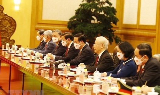 Tổng Bí thư Nguyễn Phú Trọng và đoàn đại biểu cấp cao Việt Nam trong buổi hội đàm với Tổng Bí thư, Chủ tịch Trung Quốc Tập Cận Bình. Ảnh: TTXVN