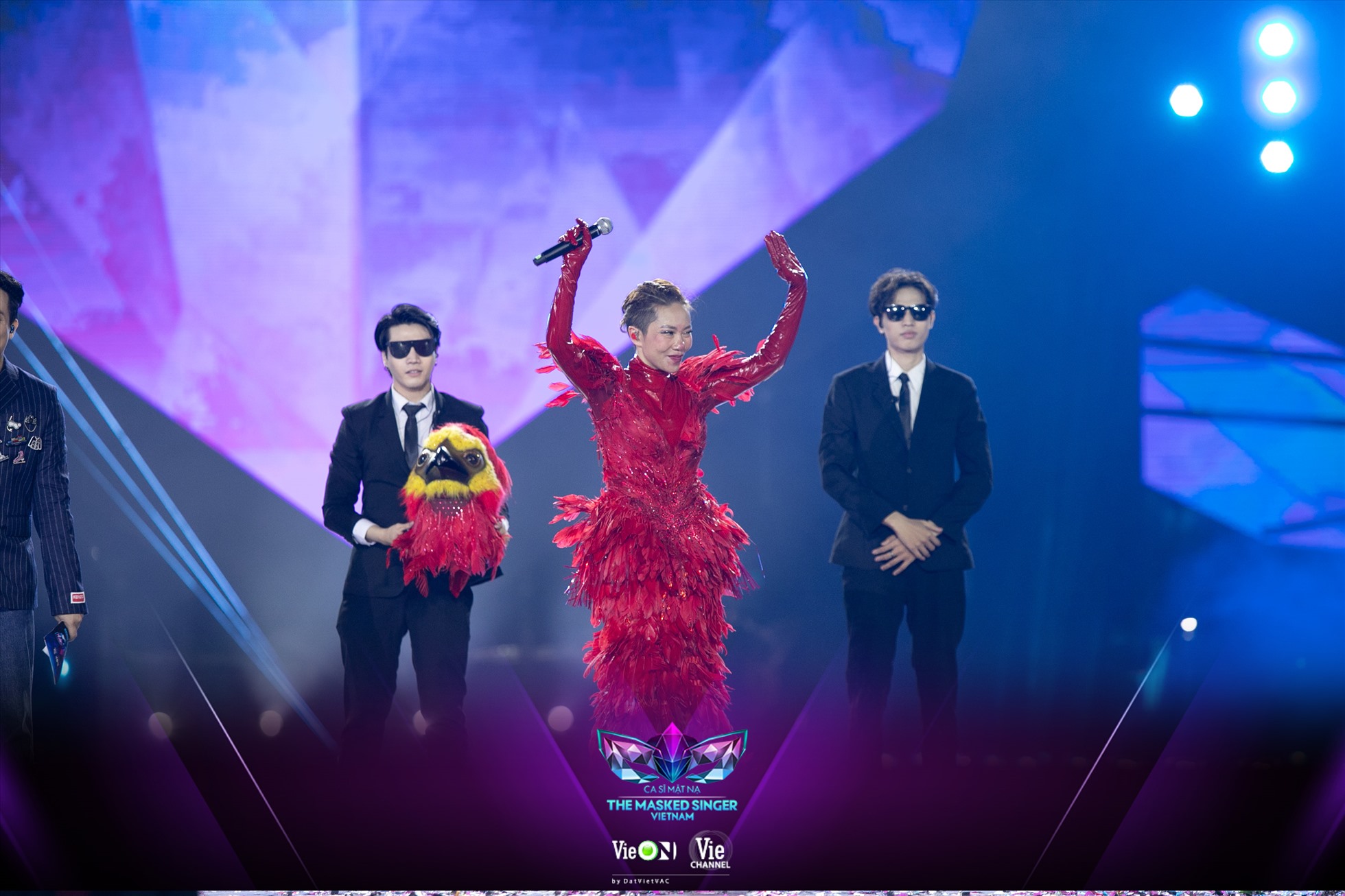 Diva Hà Trần trải lòng sau khoản thời gian đạt Á quân Ca sĩ mặt mày nạ