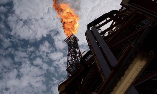 Giá dầu đang chững chờ các tin tức thị trường có thể tác động lên giá. Ảnh: AFP