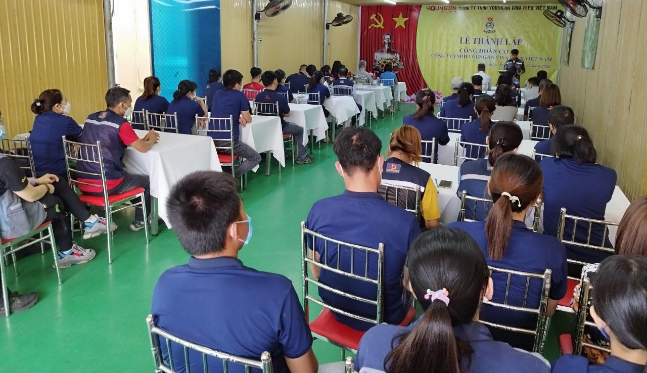 Ra mắt công đoàn cơ sở công ty Youngjin Vina Flex Việt Nam. Ảnh: Diệu Thúy.