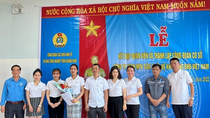 Ra mắt BCH, UBKT lâm thời CĐCS Công ty TNHH MTV sản xuất kệ kho hàng BHD Việt Nam. Ảnh: Thảo Ly