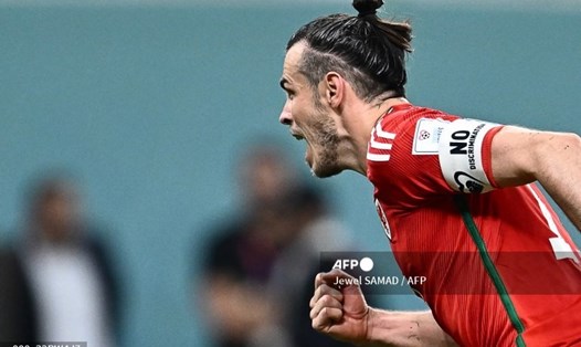 Gareth Bale ghi bàn trên chấm 11m, giúp tuyển Xứ Wales có 1 điểm trong ngày ra quân tại World Cup 2022. Ảnh: AFP