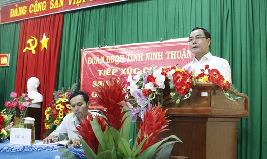 Chủ tịch Tổng LĐLĐ Việt Nam Nguyễn Đình Khang tiếp xúc cử tri tỉnh Ninh Thuận. Ảnh Anh Lâm