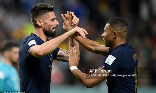 Olivier Goroud và Kylian Mbappe cùng nhau tỏa sáng trong chiến thắng của tuyển Pháp trước Australia tại bảng D World Cup 2022. Ảnh: AFP