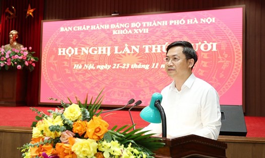 Phó Chủ tịch UBND TP.Hà Nội Hà Minh Hải báo cáo, giải trình tiếp thu ý kiến đại biểu. Ảnh: Viết Thành