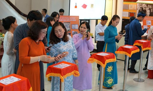 Ra mắt Hệ thống thuyết minh tự động. Ảnh: Bảo tàng Hồ Chí Minh Thừa Thiên Huế.