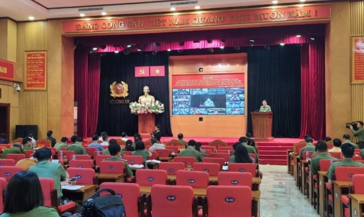 Thứ trưởng Lê Quốc Hùng chủ trì Hội nghị tổng kết "Ngày hội toàn dân bảo vệ an ninh Tổ quốc" năm 2022. Ảnh: Việt Dũng