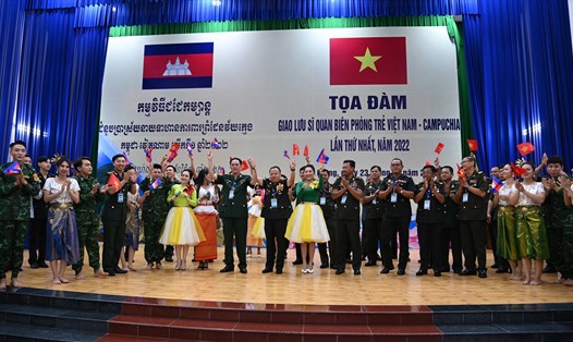 Giao lưu tọa đàm sĩ quan trẻ Biên phòng Việt Nam – Campuchia. Ảnh: Biên phòng
